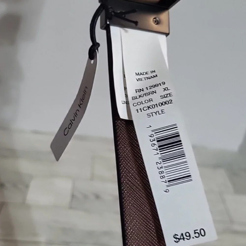 Calvin Klein Mens XL 42-44 Reversible Belt Black Brown Sleek Office Business NWT